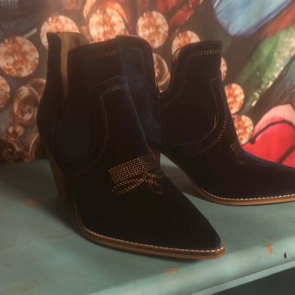 Cory’s smoke show 3.5 inch stack, heel booties back zipper memory foam - Picture 1 of 6